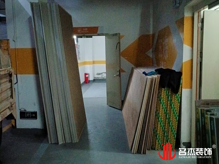 裝修現(xiàn)場實拍